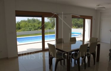 Luxusná vila s bazénom na predaj