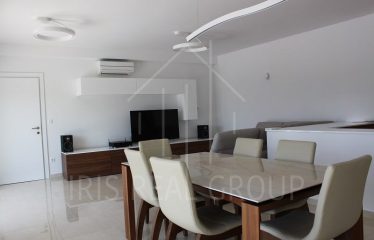 Luxusná vila s bazénom na predaj